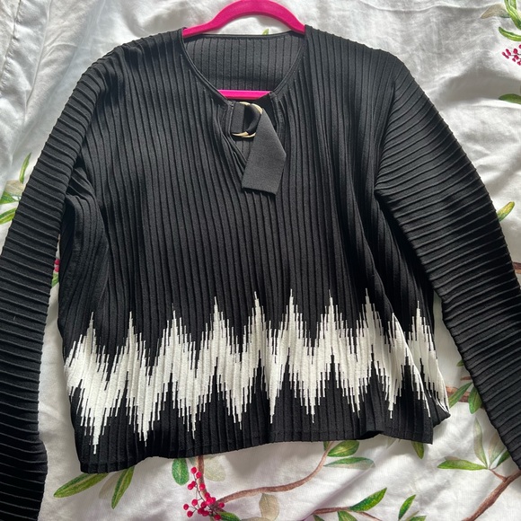 NWOT Maje black ribbed v neck long sleeve top - Picture 2 of 8